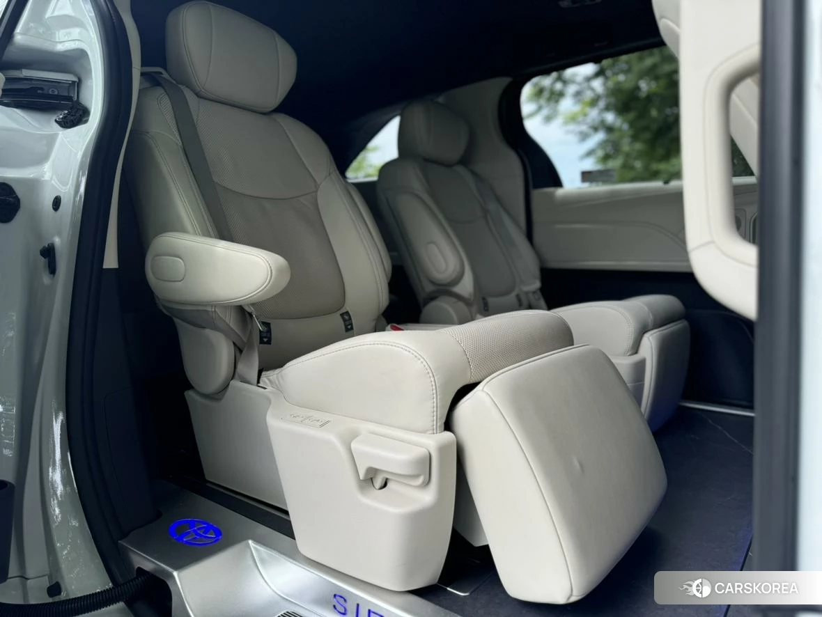 Toyota Sienna 2024 Белый из Китая