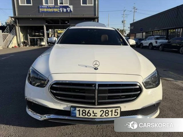 Mercedes-Benz E-Class W213 2021 Белый из Кореи