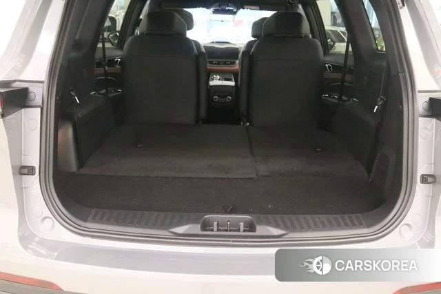 Ford Equator 2025 Серебристо-серый из Китая