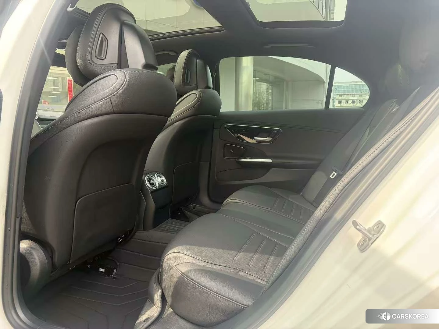 Mercedes-Benz C-class 2023 Белый из Китая