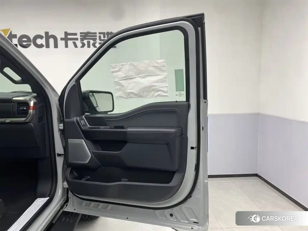 Ford F-150 2026 Silver/gray из Китая