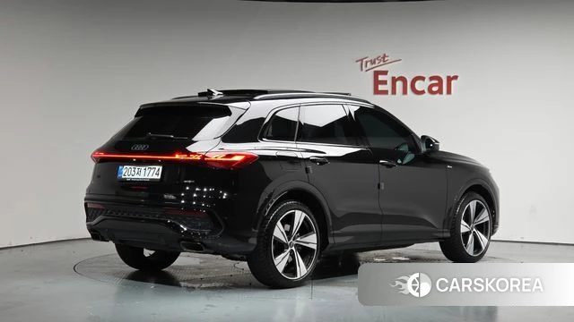 Audi Q5 (80A) 2025 Черный из Кореи