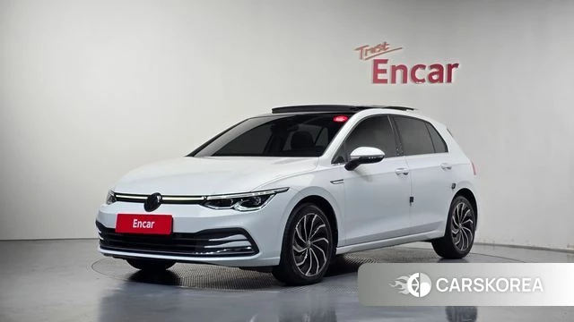 Volkswagen Golf 8th Generation 2023 Белый из Кореи
