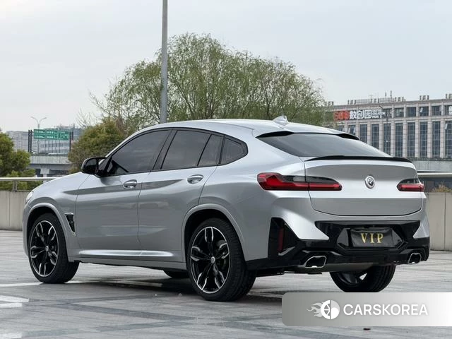 BMW X4 2023 Серебристо-серый из Китая