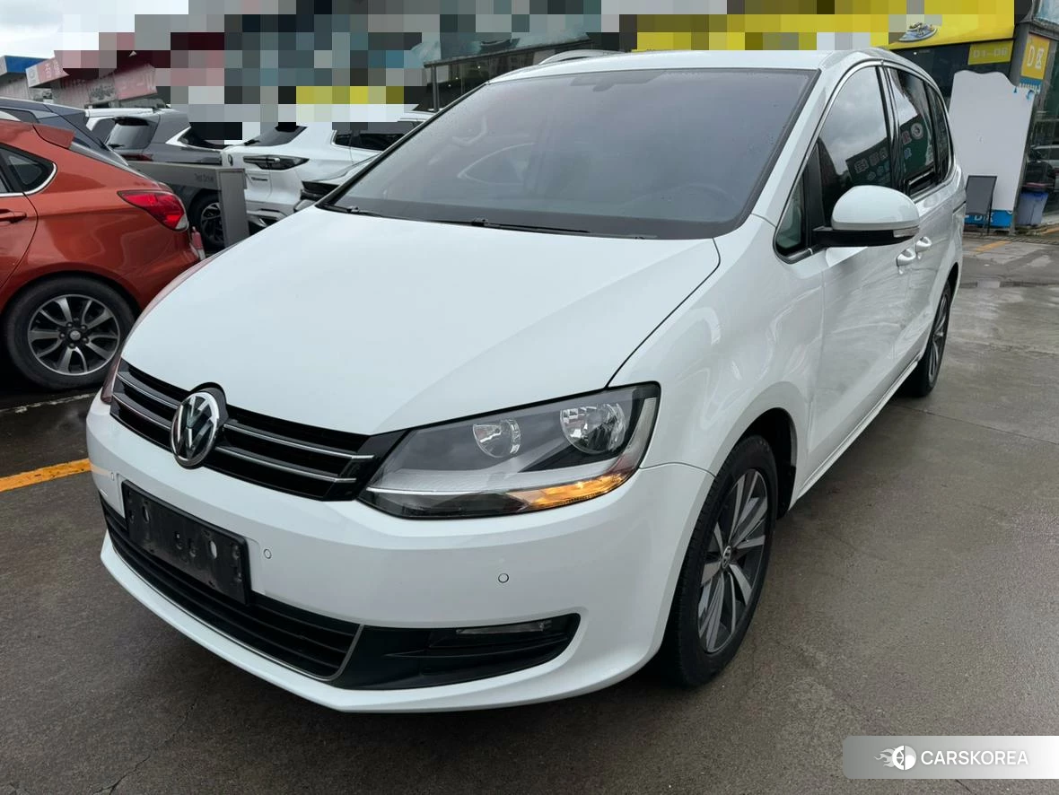 Volkswagen Sharan 2019 Белый из Китая
