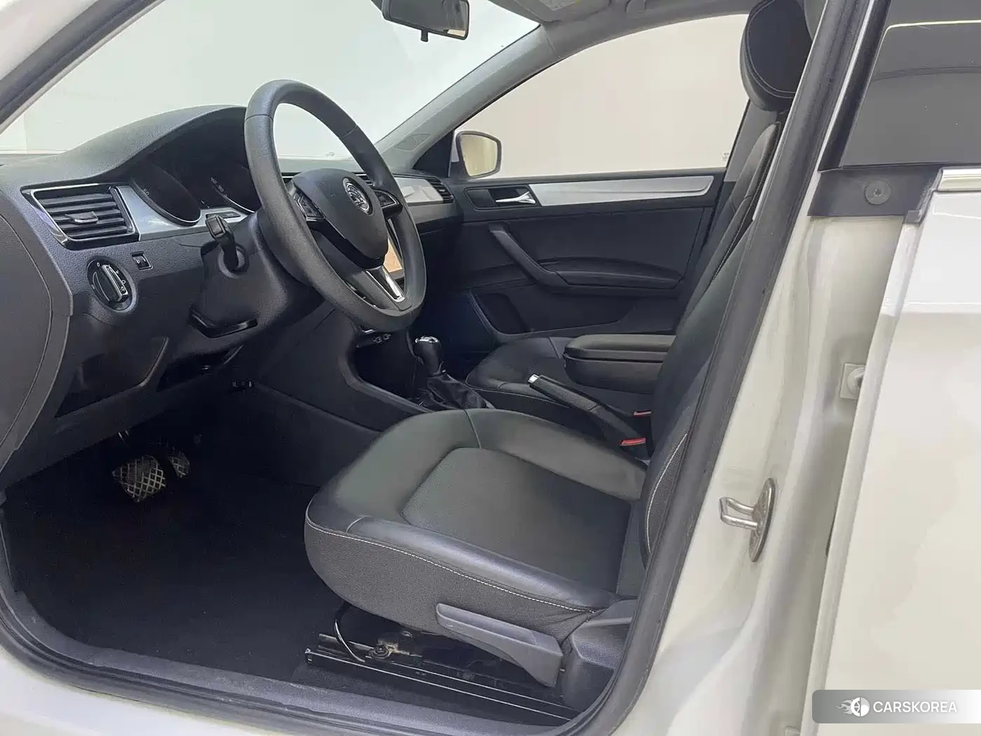 Skoda Rapid 2022 Белый из Китая