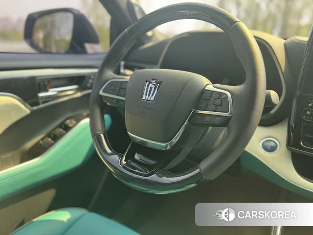 Toyota Crown 2023 Черный из Китая
