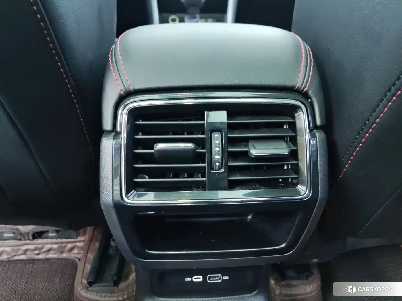Skoda Karoq 2022 Белый из Китая