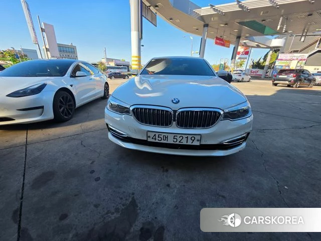 BMW 5 Series (G30) 2018 Белый из Кореи