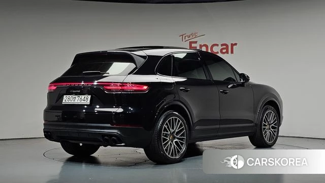 Porsche Cayenne (PO536) 2020 Черный из Кореи