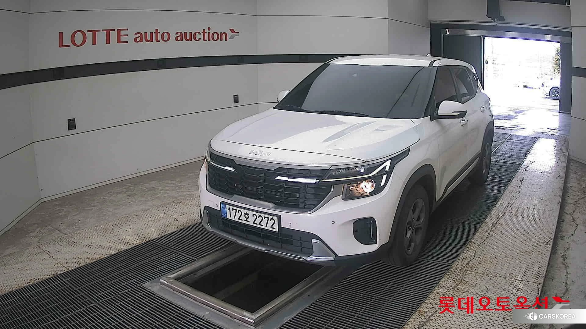 Kia Seltos 2023 Snow White Pearl (optional) из Кореи