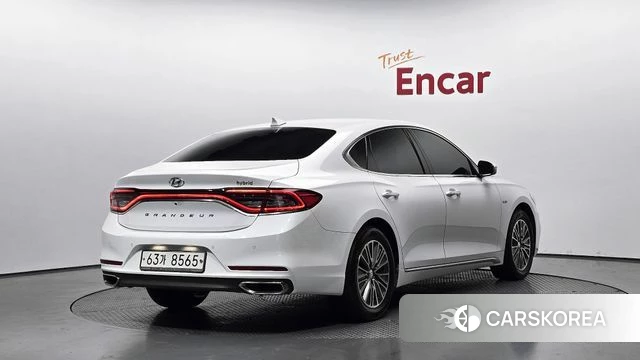 Hyundai Grandeur IG Hybrid 2018 Белый из Кореи