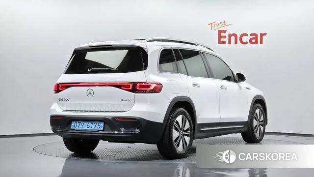 Mercedes-Benz EQB X243 2023 Белый из Кореи