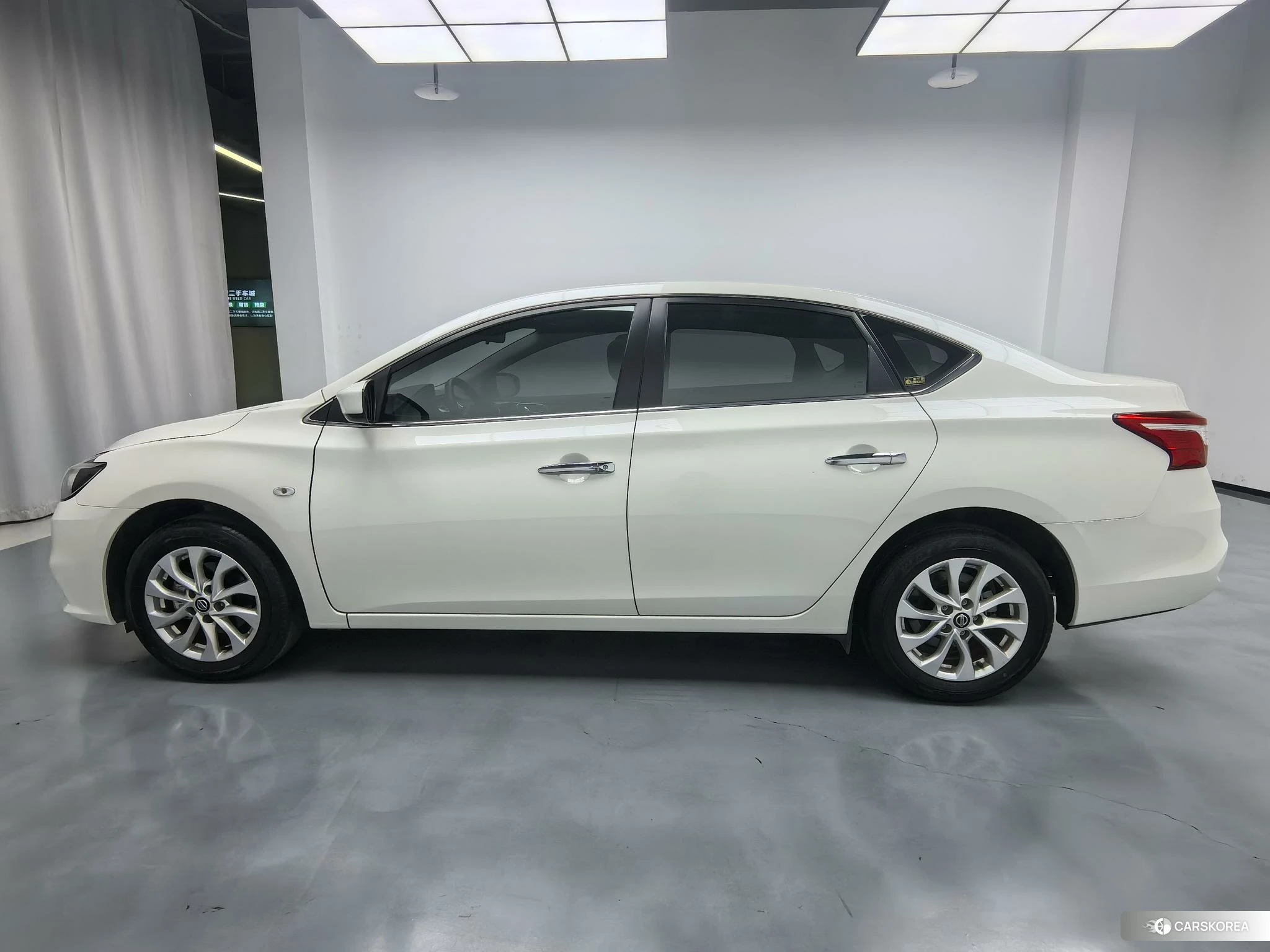 Nissan Sylphy 2021 Белый из Китая
