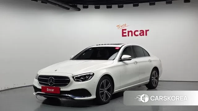 Mercedes-Benz E-Class W213 2021 Белый из Кореи