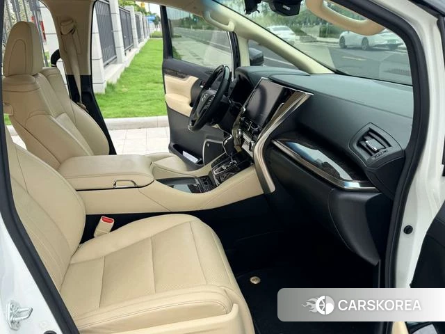 Toyota Vellfire 2021 Черный из Китая