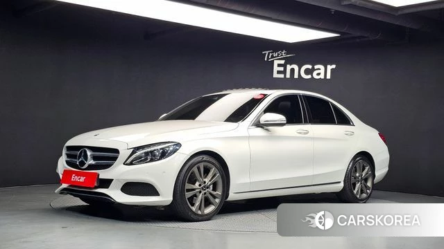 Mercedes-Benz C-Class W205 2018 Белый из Кореи