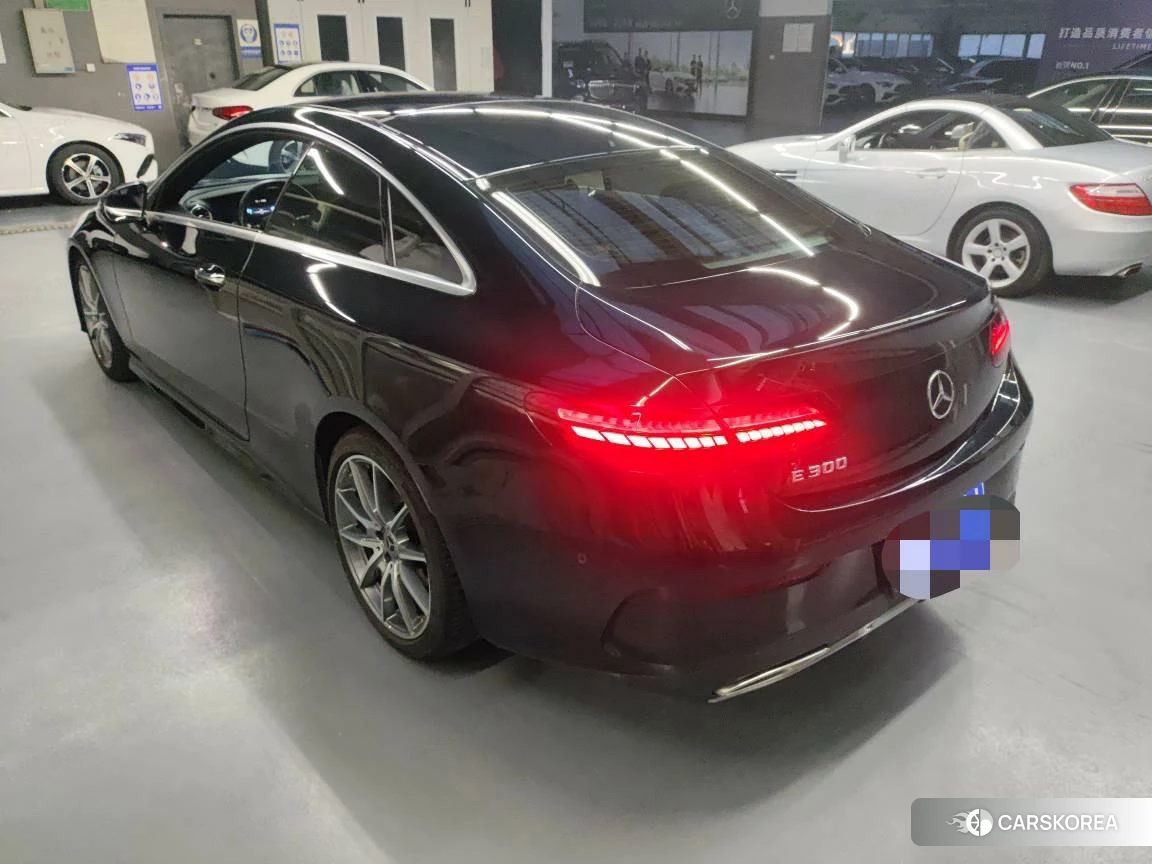 Mercedes-Benz E-Class 2021 Темно-серый из Китая