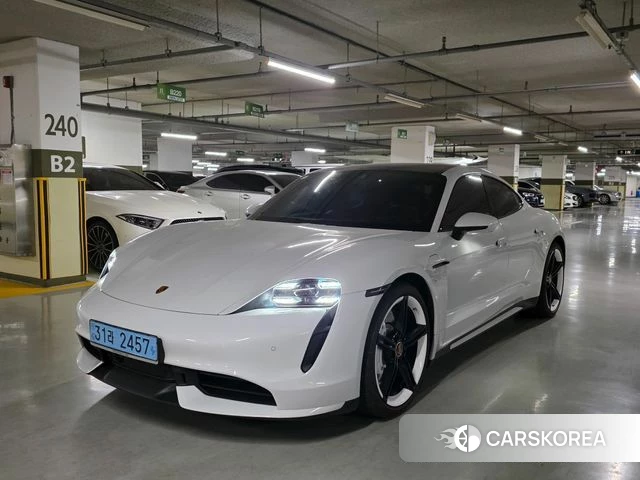 Porsche Taycan 2022 Белый из Кореи