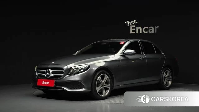 Mercedes-Benz E-Class W213 2019 Серебристо-серый из Кореи