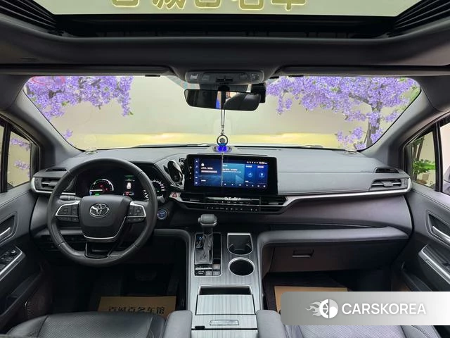 Toyota Sienna 2024 Белый из Китая