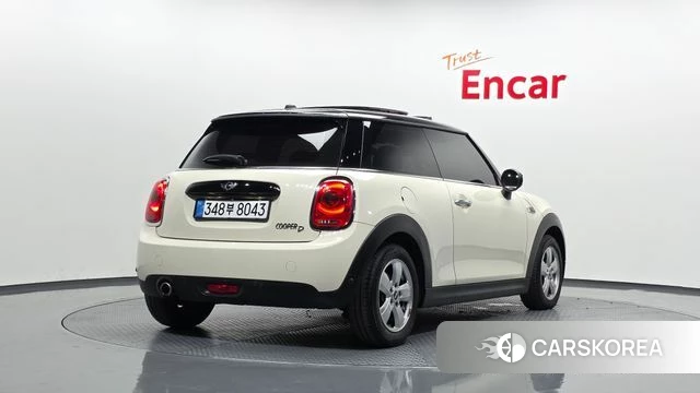 Mini Cooper D 2018 Жемчужный цвет из Кореи