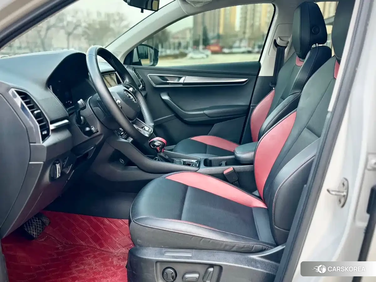Skoda Karoq 2022 Белый из Китая