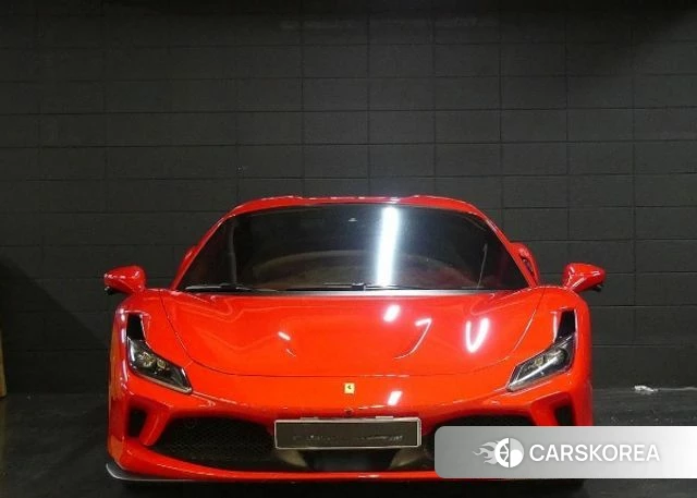 Ferrari F8 Spider 2021 Красный из Кореи