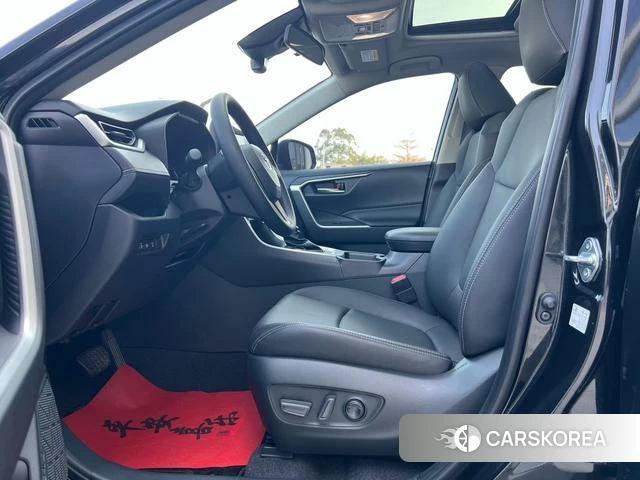 Toyota RAV4 2024 Черный из Китая