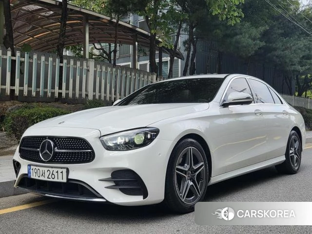 Mercedes-Benz E-Class W213 2023 Белый из Кореи
