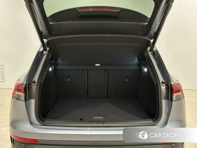 Audi Q4 2023 Синий из Китая