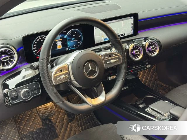 Mercedes-Benz A-Class 2021 Белый из Китая