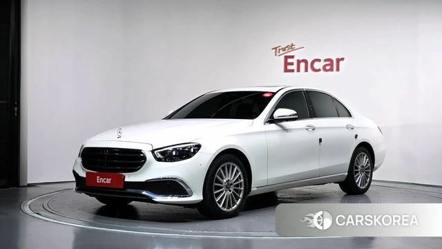 Mercedes-Benz E-Class W213 2021 Белый из Кореи