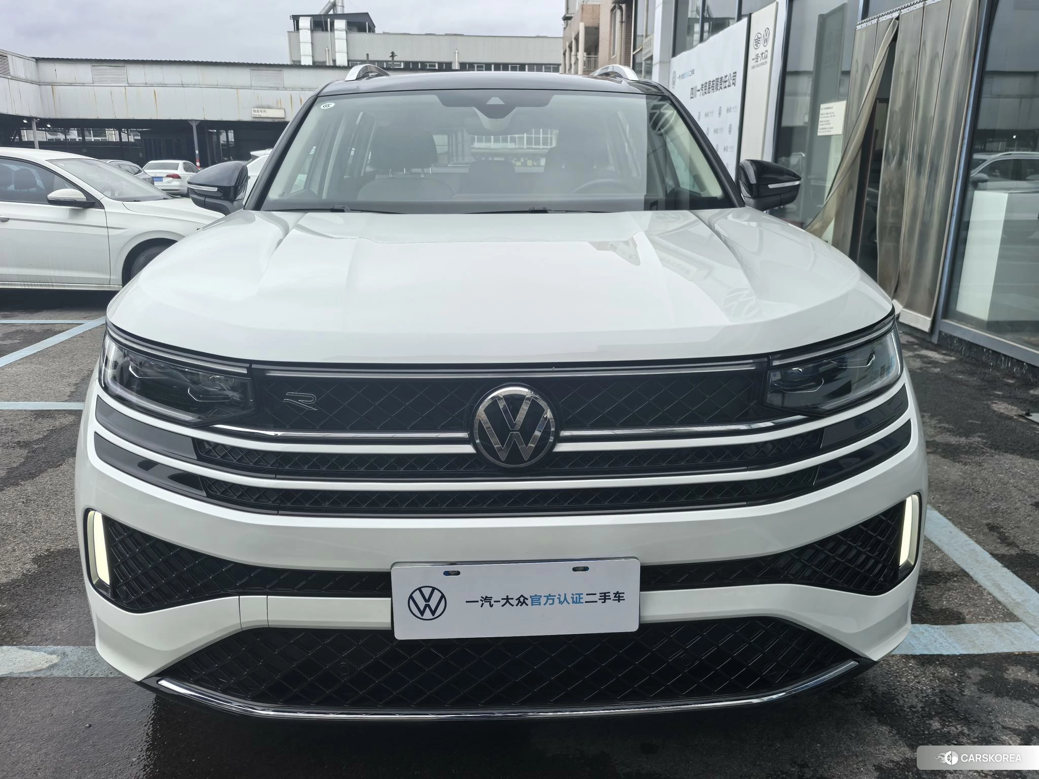 Volkswagen Tavendor 2022 Белый из Китая