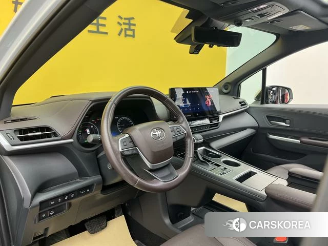 Toyota Sienna 2024 Белый из Китая