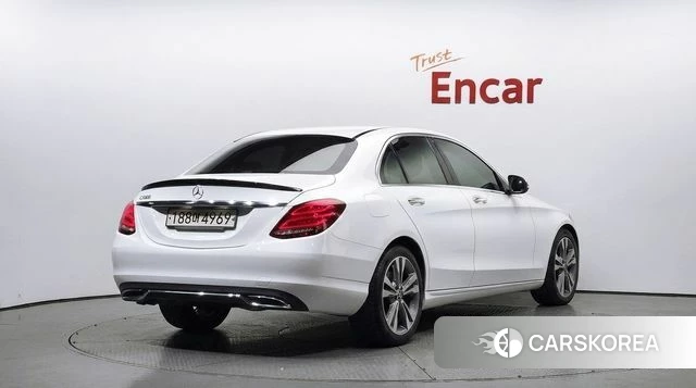 Mercedes-Benz C-Class W205 2018 Белый из Кореи