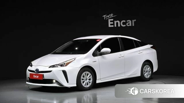 Toyota Prius 4th Generation 2019 Белый из Кореи