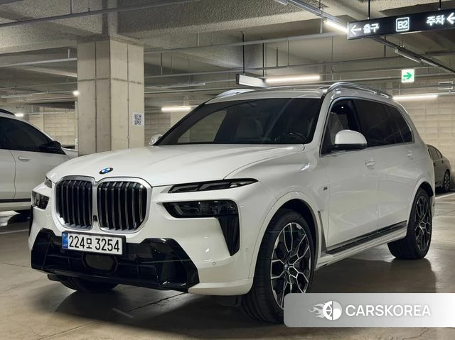 BMW X7 (G07) 2025 Белый из Кореи