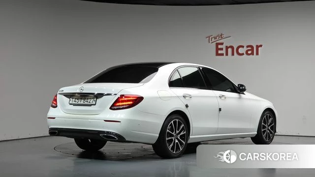 Mercedes-Benz E-Class W213 2020 Белый из Кореи