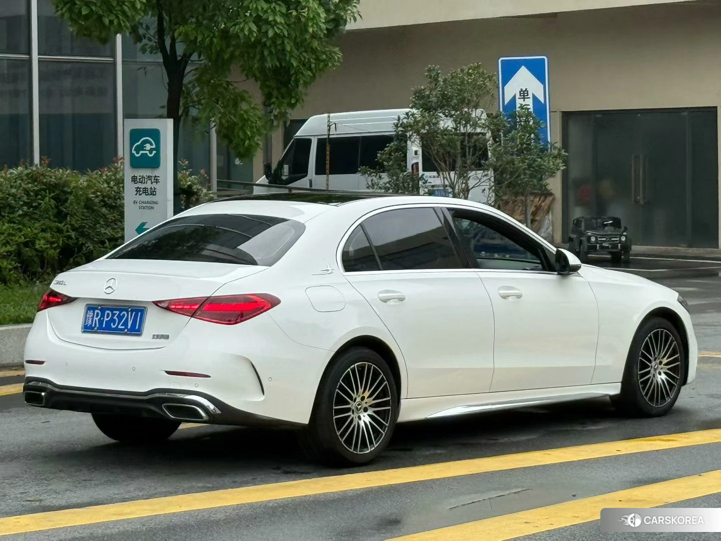 Mercedes-Benz C-class 2023 Белый из Китая