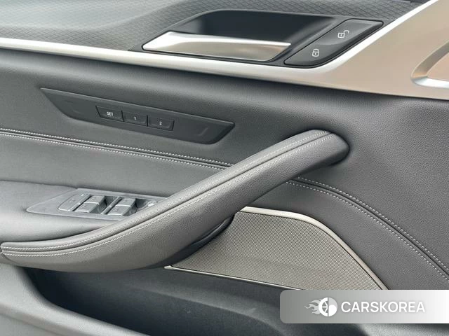 BMW 5 series 2021 Синий из Китая