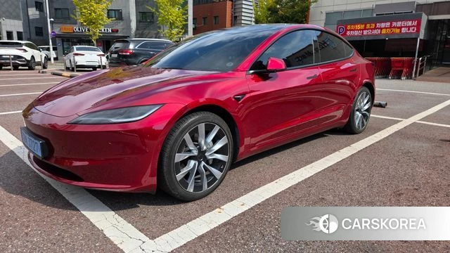 Tesla Model 3 2024 Красный из Кореи