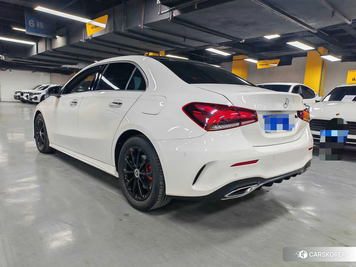 Mercedes-Benz A-Class 2018 Белый из Китая