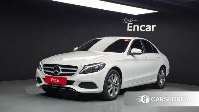 Mercedes-Benz C-Class W205 2018 Белый из Кореи