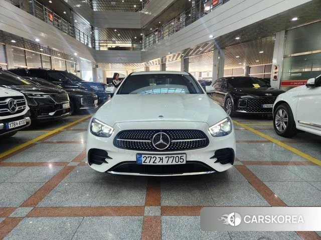 Mercedes-Benz E-Class W213 2022 Белый из Кореи