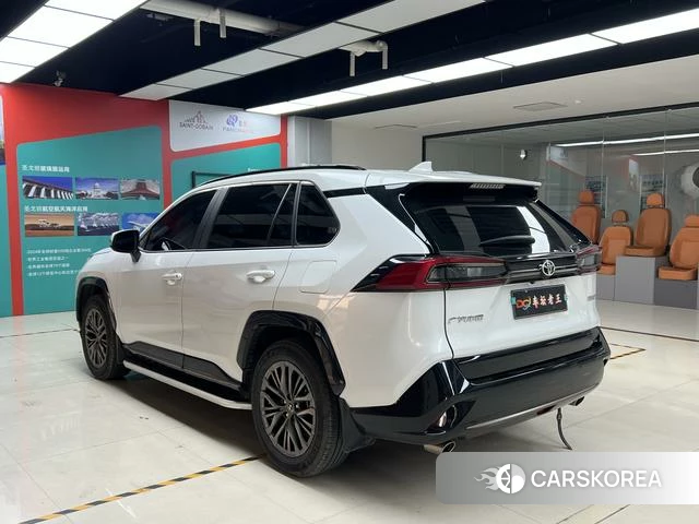 Toyota Wildlander 2024 Белый из Китая