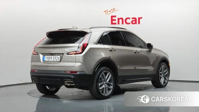 Cadillac XT4 2023 Золотой из Кореи