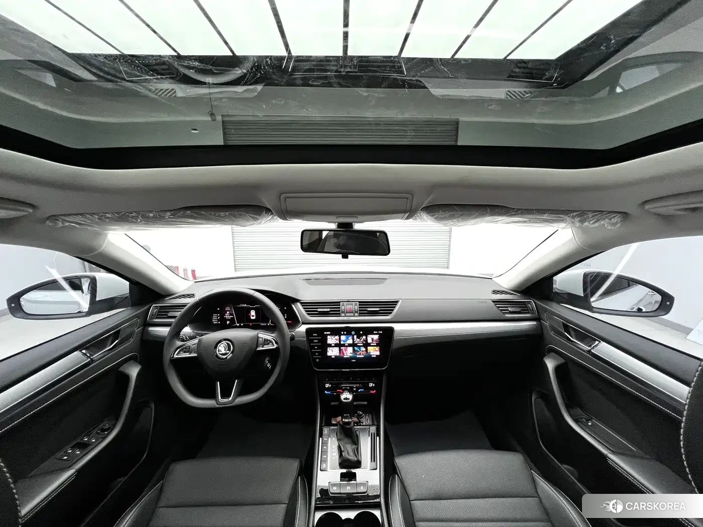 Skoda Superb 2024 Белый из Китая
