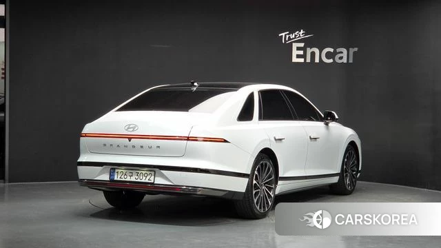 Hyundai Grandeur Hybrid (GN7) 2024 Белый из Кореи