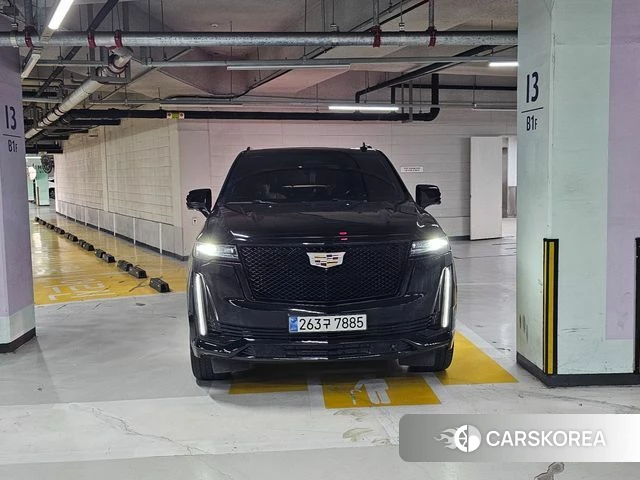 Cadillac Escalade 5th Generation 2022 Черный из Кореи